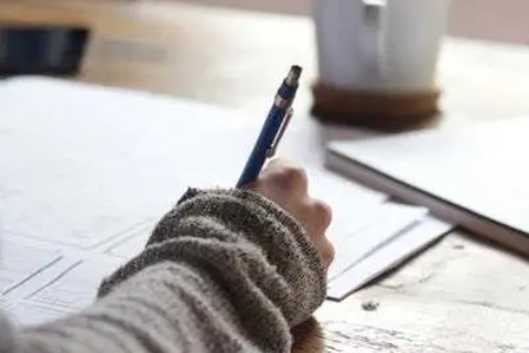 如何正确理解自我评价